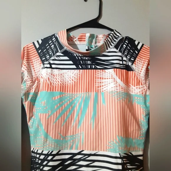 Women's NWT Multicolor Long Sleeve Bodysuit /Swimsuit Mukticolr Size M - Picture 3 of 9